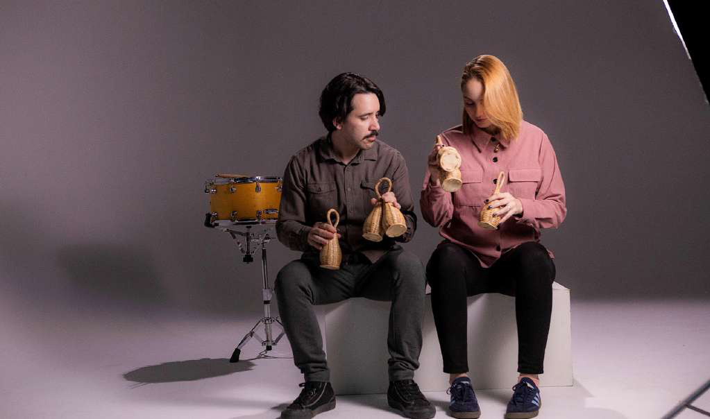 Tumpá Duo com instrumentos de percussão